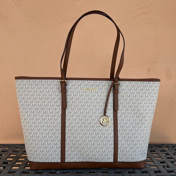 Michael Kors Jet Set Travel XL Shoulder Tote Bag MK Vanilla - Picture 1 of 8